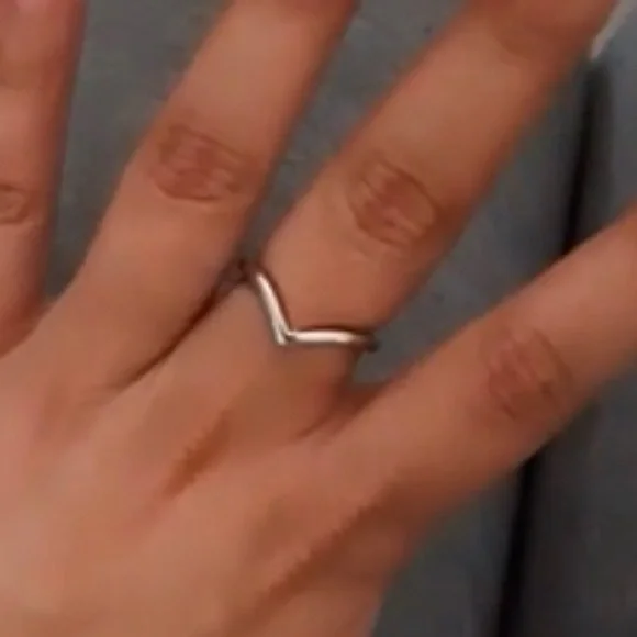 Sterling Silver Dainty Chevron V Ring Modern MIDI Thumb Simple Stackable… - Picture 4 of 10